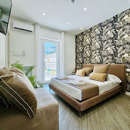 Yourhome - Santa Lucia Rooms Sorrento Buitenkant foto