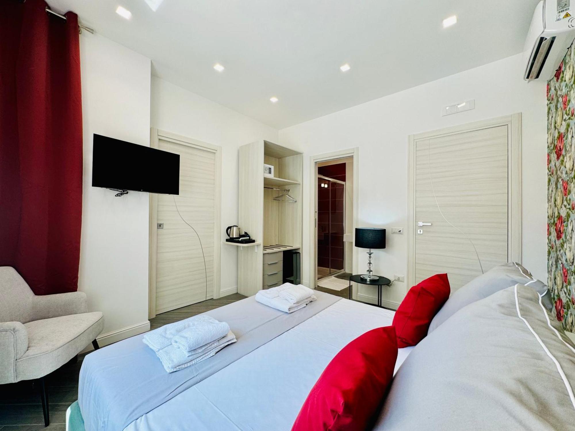 Yourhome - Santa Lucia Rooms Sorrento Buitenkant foto